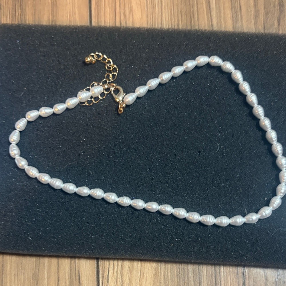 Elegant White Pearl Necklace